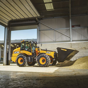 �������� ��������� TM180 Agri ���������� ��������������� � �������