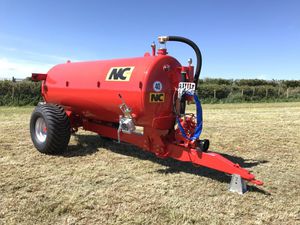 �������� ������������ ������ YARD BRUSH ��� ����� ��������������