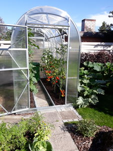 Ecoslider Greenhouses and PremiFarm Aeroponic Vert : ����������� -