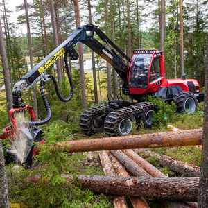 Komatsu Forest AB : ������������������� ������� -
