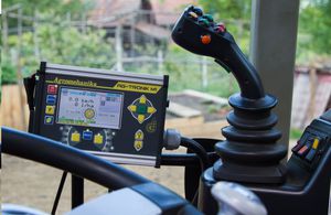 ������������������ ������� ���������� G7 Farmnavigator ����������� GPS � �������
