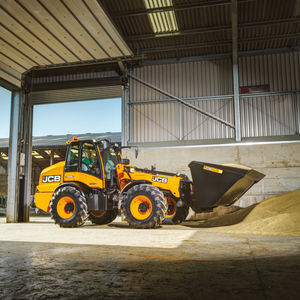 �������� ��������� TM180 Agri ���������� ��������������� � �������