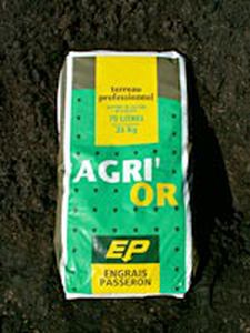 �������� �������� ����� ��� ��������� ������� TERREAU SPECIAL GAZON � �����
