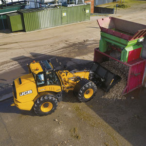 �������� ��������� TM180 Agri ���������� ��������������� � �������